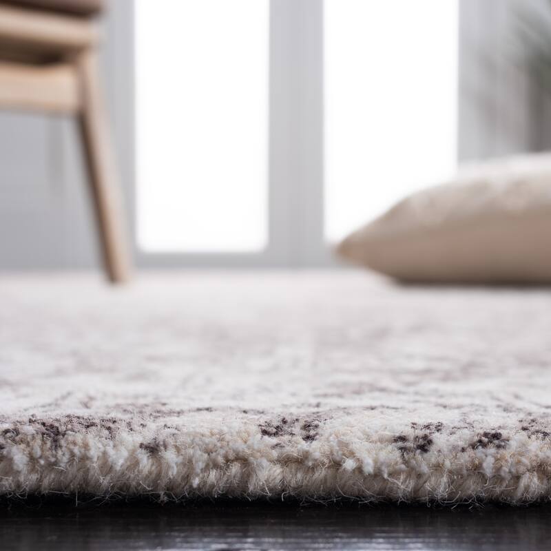 SAFAVIEH Handmade Restoration Vintage Xena Wool Rug