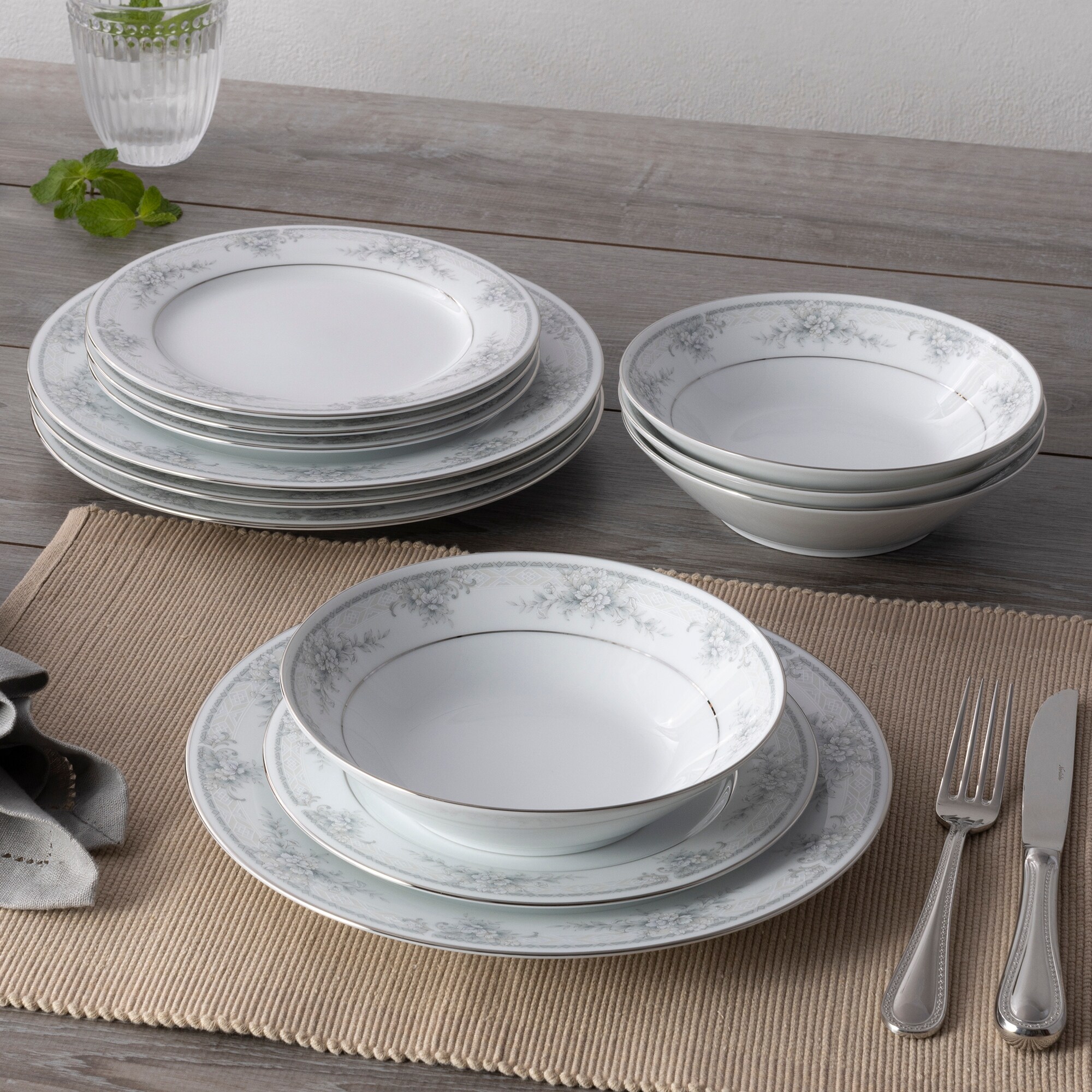 Noritake Sweet Leilani 12-Piece Dinnerware Set, Service For 4