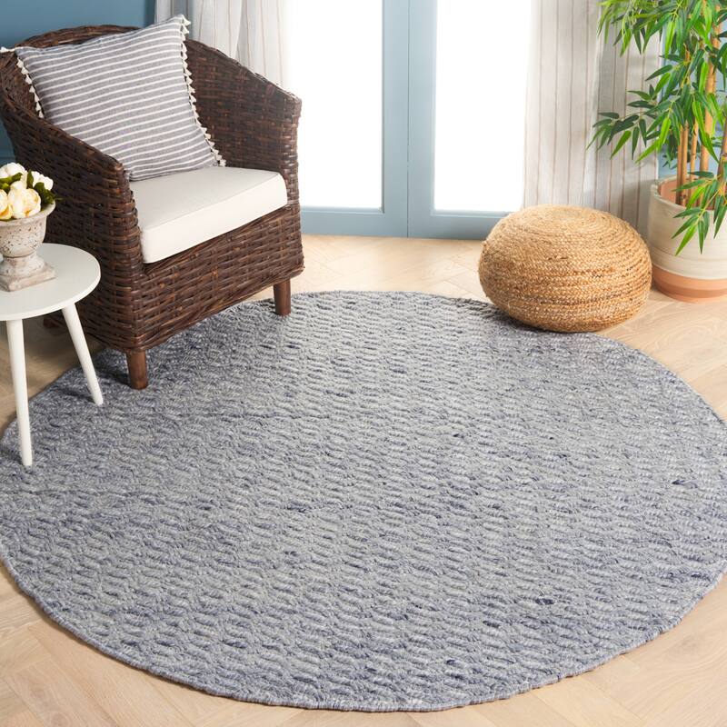 SAFAVIEH Handmade Natura Jasminka Textured Rug - 6' Round - Grey/Black