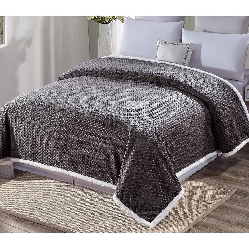 Home Essentials by Décor&More Braided Sherpa Blanket