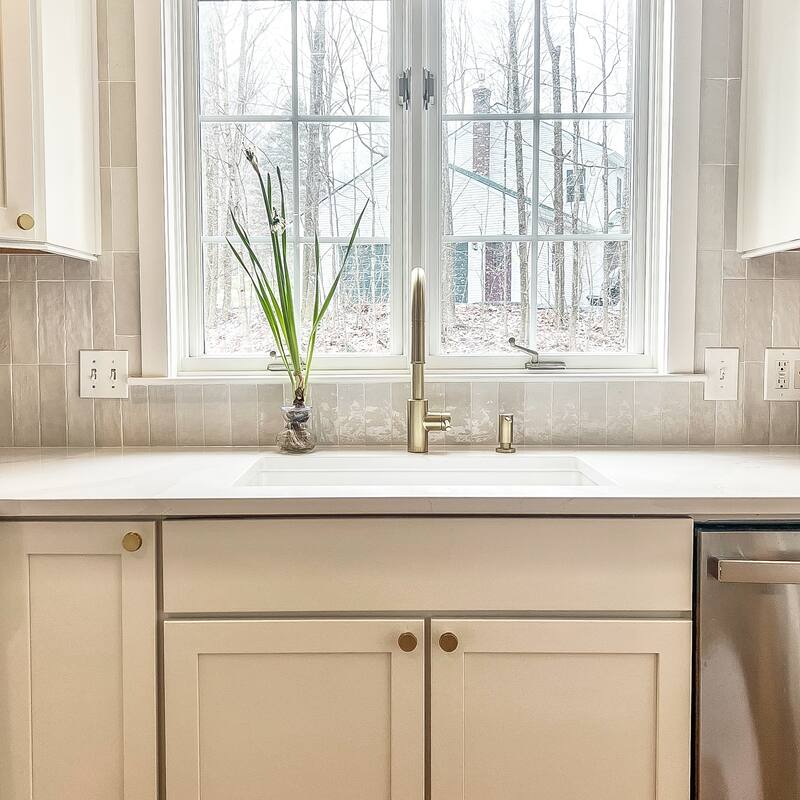 Eden Crisp White Fireclay 23" Single Bowl Undermount Kitchen Sink and Drain - 23 x 18 x 8.5
