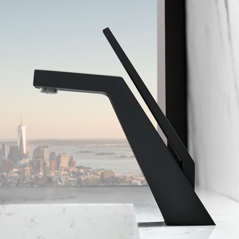 Solid Brass Single-handle Bathroom Vanity Sink Faucet