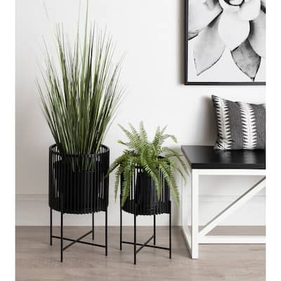 Kate and Laurel Paynter Metal Floor Planter Set - 2 Piece