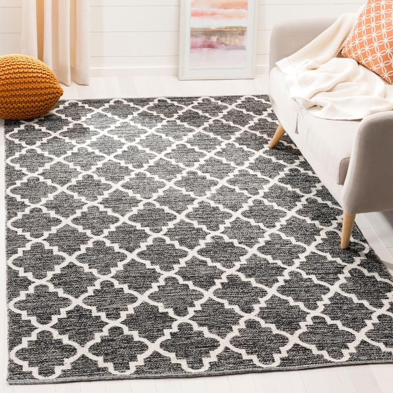 SAFAVIEH Handmade Flatweave Montauk Marie Casual Cotton Rug - 4' x 6' - Black/Ivory