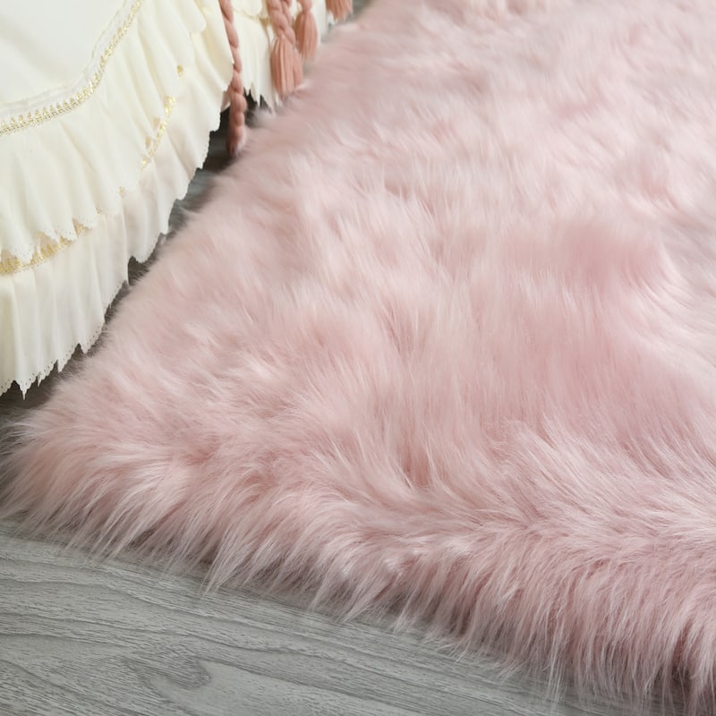 60 in L Ultra Soft Fluffy Faux Fur Sheepskin Area Rug - 3'6"