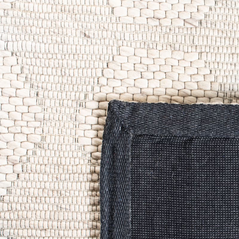 SAFAVIEH Handmade Marbella Basilisa Wool Rug