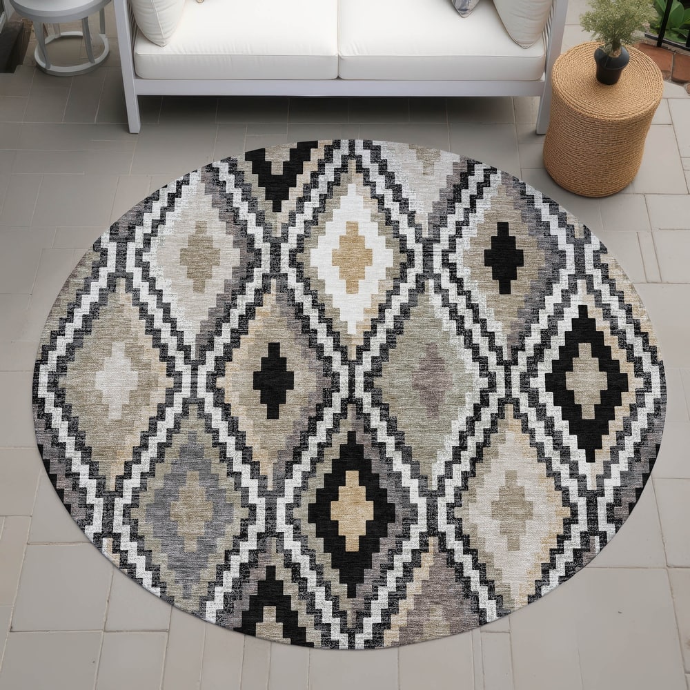 Machine Washable Indoor/ Outdoor Global Geo Chantille Rug