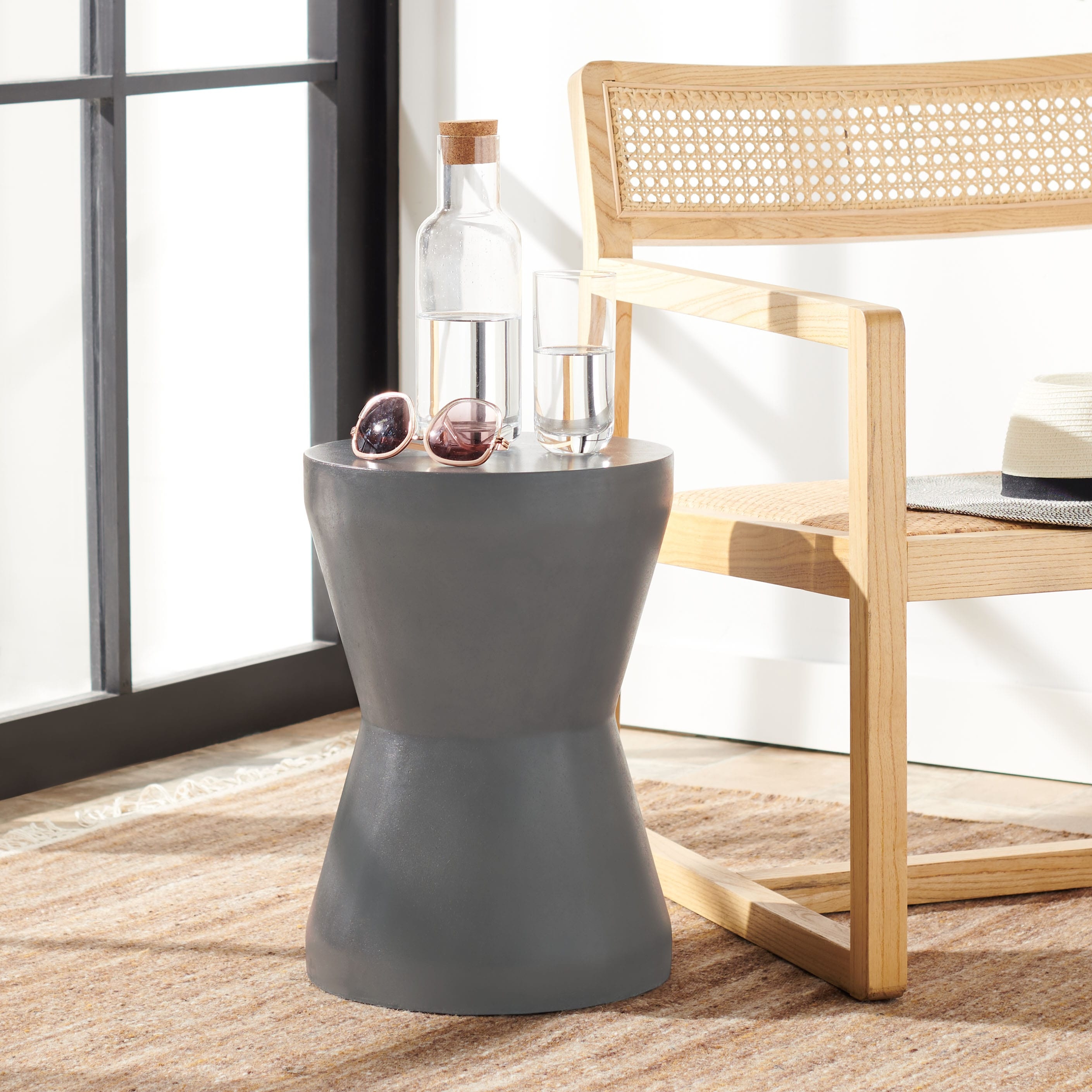 Safavieh athena outdoor modern store concrete round accent table
