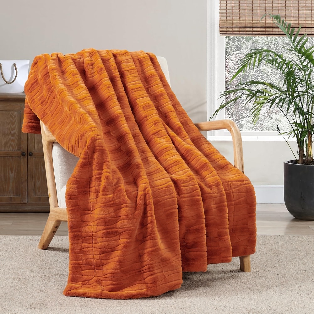 Home Soft Things Leaf Pattern FauxFur Throw Cozy Textured Blanket