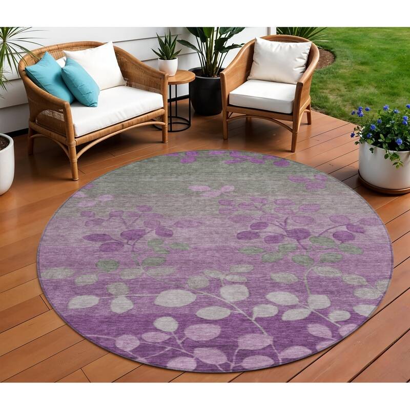 HomeRoots Floral Transitional Rectangle Outdoor Rug - 8' Round