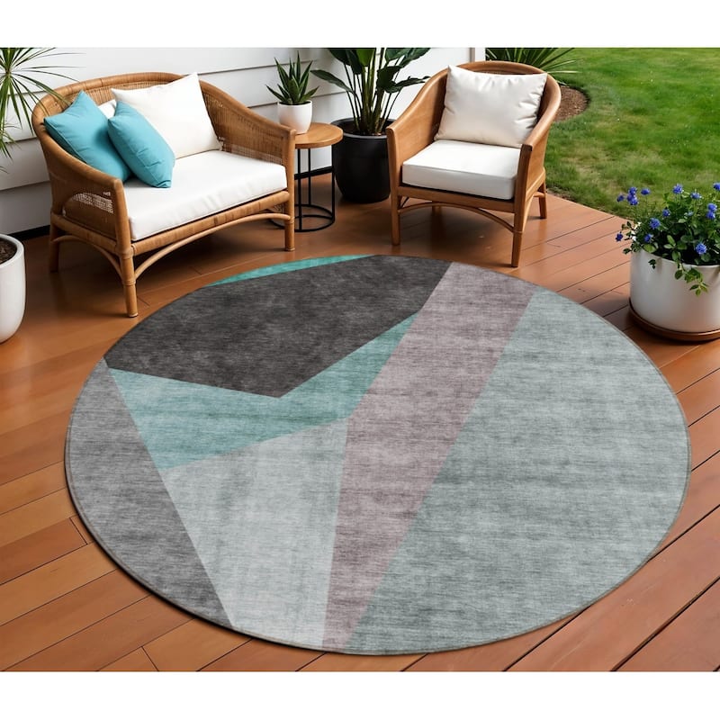 HomeRoots Abstract Transitional Rectangle Outdoor Rug - 8' Round