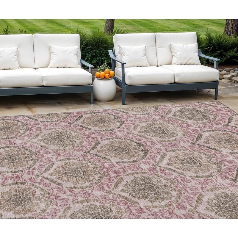 HomeRoots Medallion Transitional Rectangle Outdoor Rug - 10' X 14'