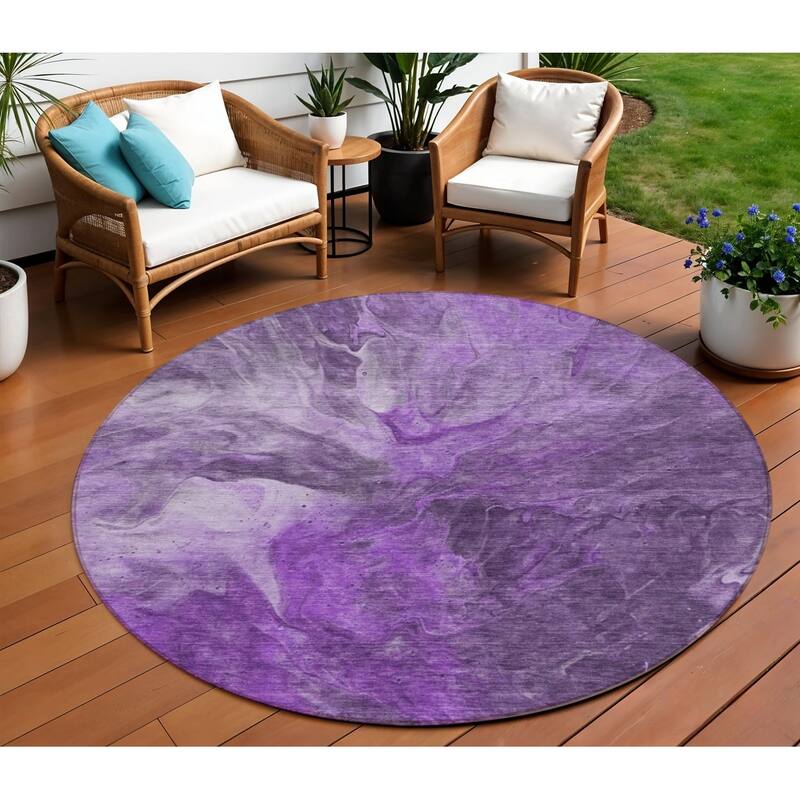 HomeRoots Abstract Transitional Rectangle Outdoor Rug - 8' Round