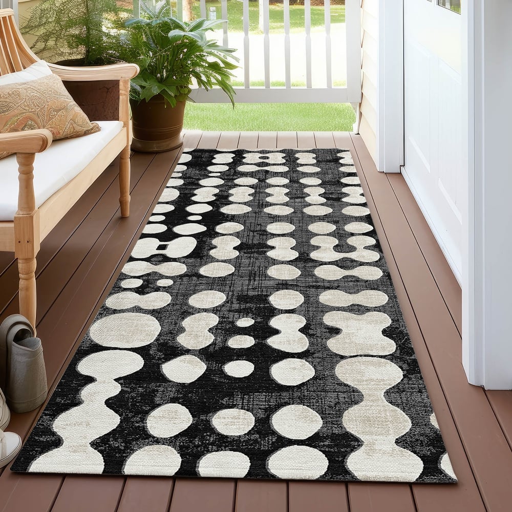 Machine Washable Indoor/ Outdoor Chantille Abstract Dots Rug