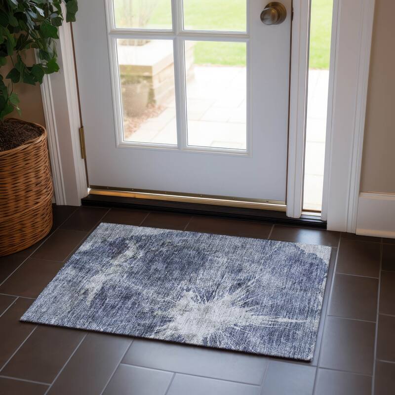 Machine Washable Indoor/ Outdoor Chantille Modern Tree Grain Rug - Navy - 1'8" x 2'6"