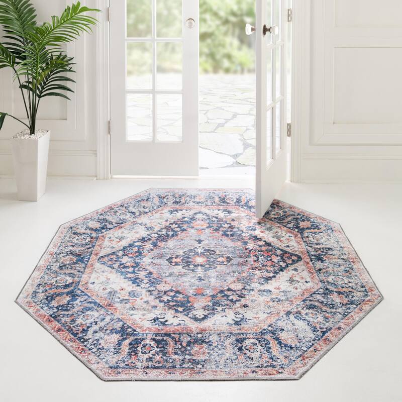 Traditional Tira Collection Area Rug