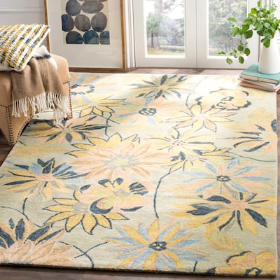 SAFAVIEH Handmade Blossom Friedolina Modern Floral Wool Rug