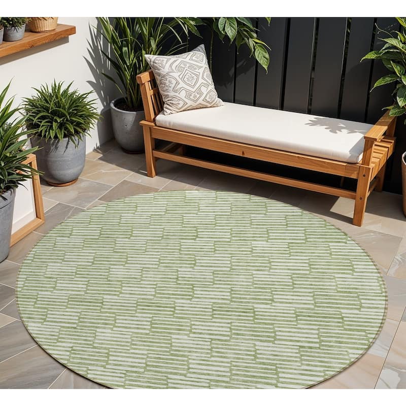 HomeRoots Geometric Transitional Rectangle Outdoor Rug - 8' Round