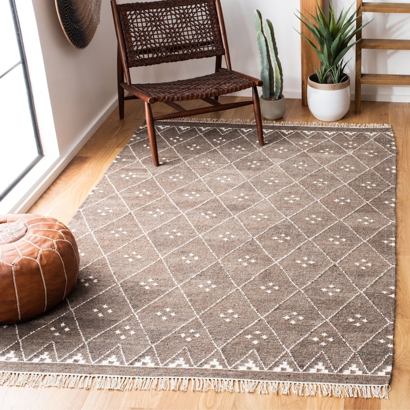 SAFAVIEH Handmade Natural Kilim Akmaral Wool Rug with Fringe - 5' x 8' - Brown/Ivory