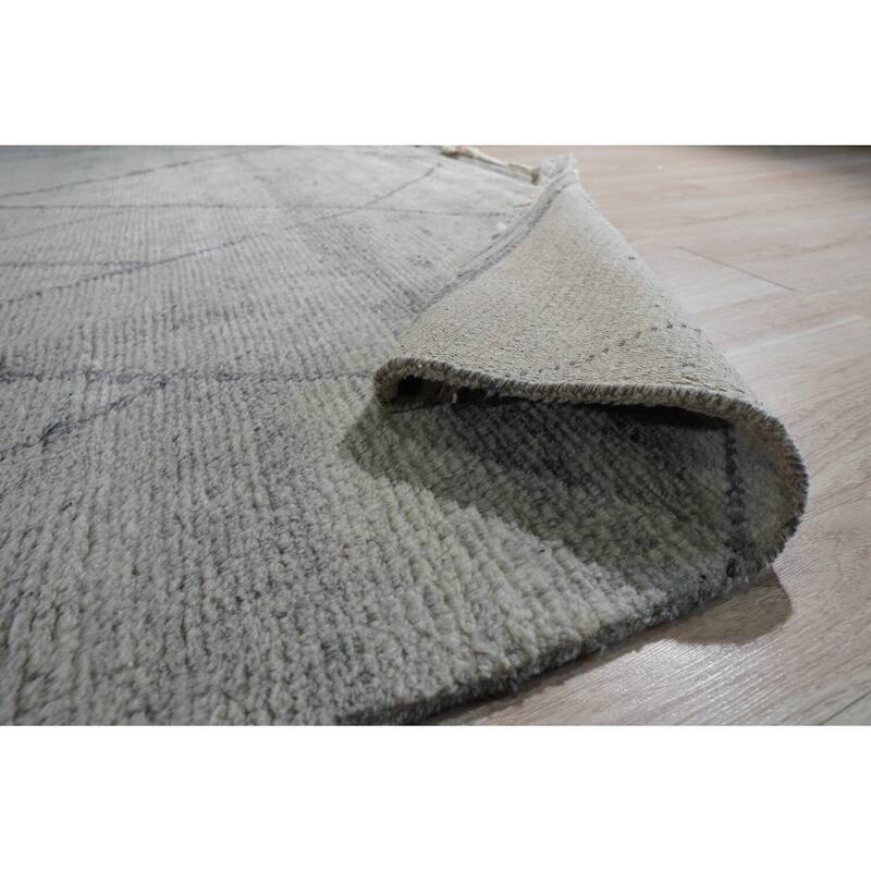 Silver Hand-Knotted Wool Moroccan Rug, 9' x 12', plush stylish floor accent - L