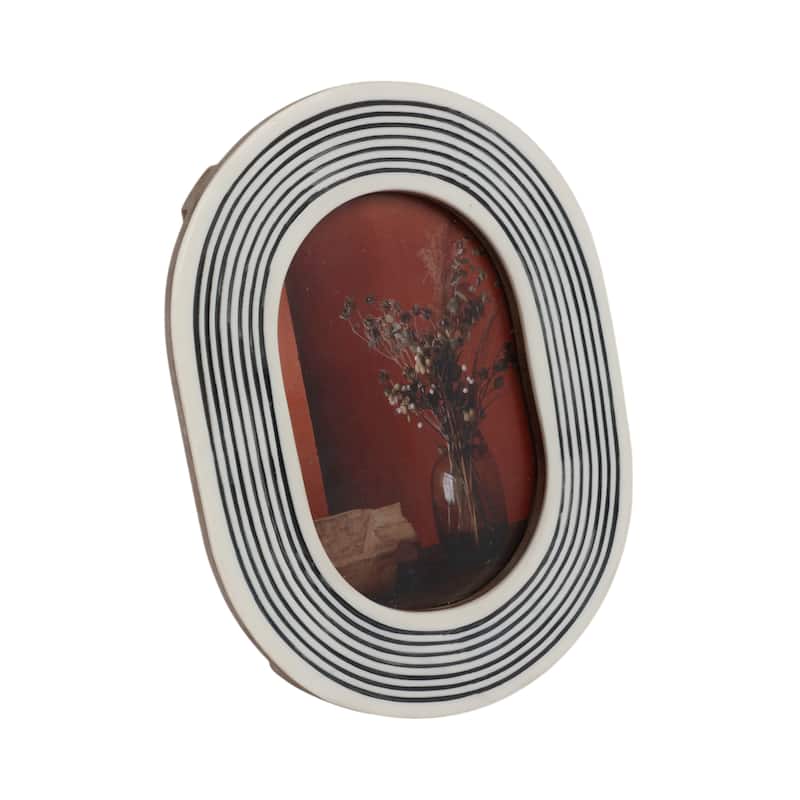 Resin Glass Oval Photo Frame Featuring Striped Detailing Casual Style