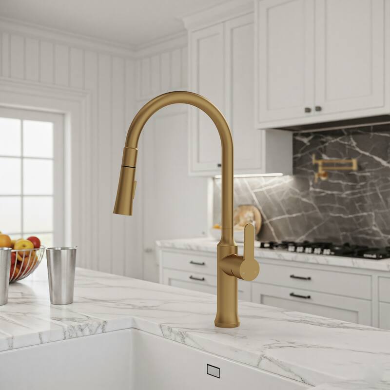 Single Handle Pull Down Kitchen Faucet with Sprayer Brass Swivels 360° Kitchen Faucet
