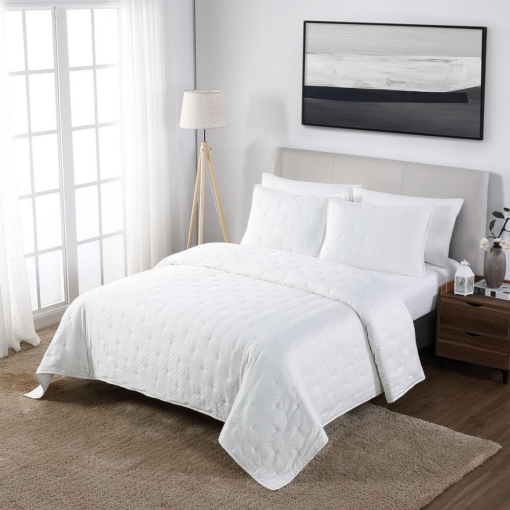 Anne Klein Torringford Lightweight 3-Piece Quilt Set