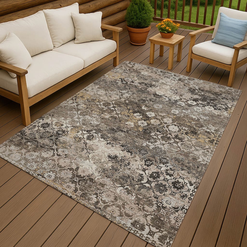 Machine Washable Indoor/ Outdoor Vintage Damask Chantille Rug
