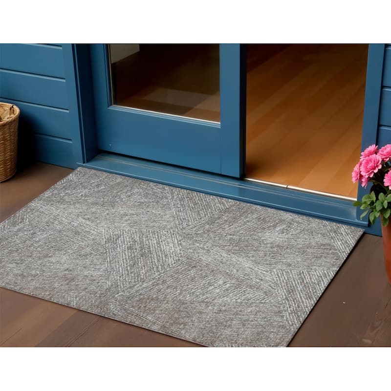 HomeRoots Abstract Transitional Rectangle Outdoor Rug - 3' x 5'