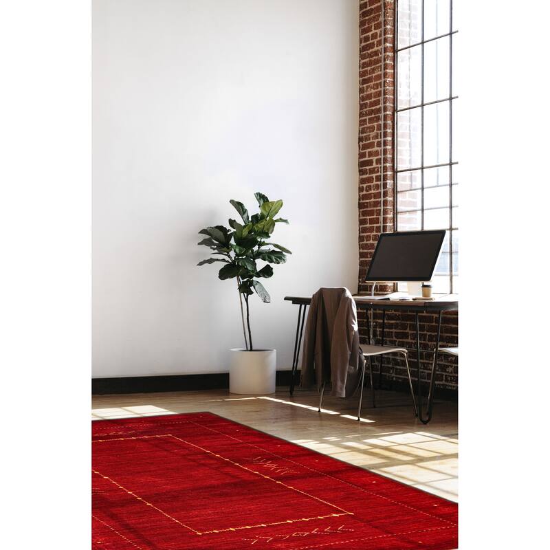Kashkuli Gabbeh Red Rug 4'1" x 5'10" - 4'1 x 5'10