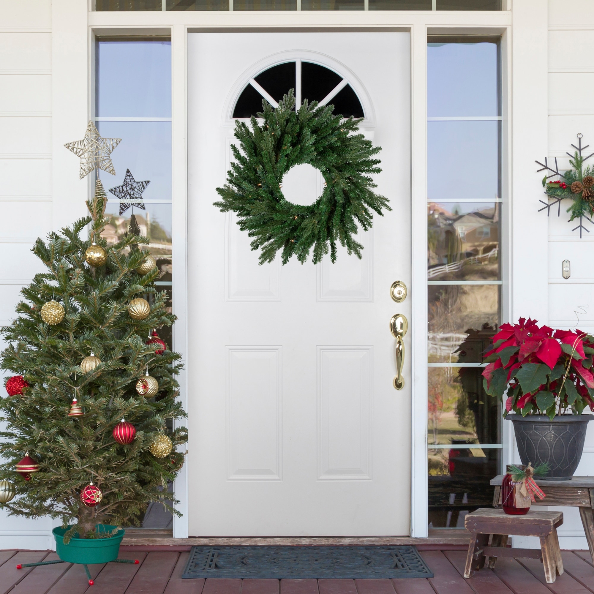 Pre-Lit Grande Spruce Artificial Christmas Wreath 24-Inch Clear Lights - 24"