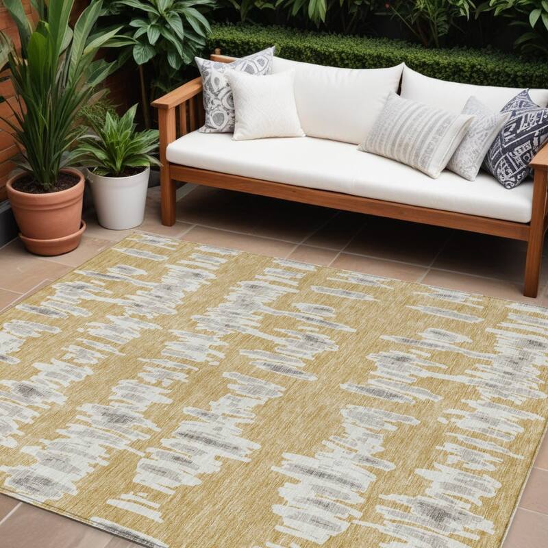 HomeRoots Striped Transitional Rectangle Outdoor Rug - 8' X 10'