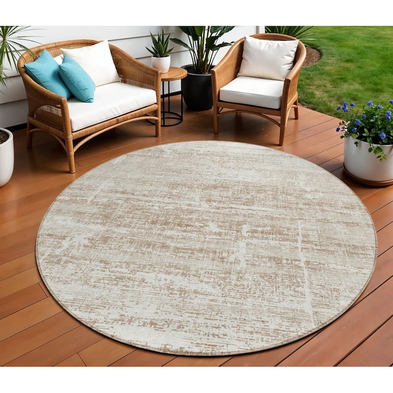 HomeRoots Abstract Transitional Rectangle Outdoor Rug - 8' Round