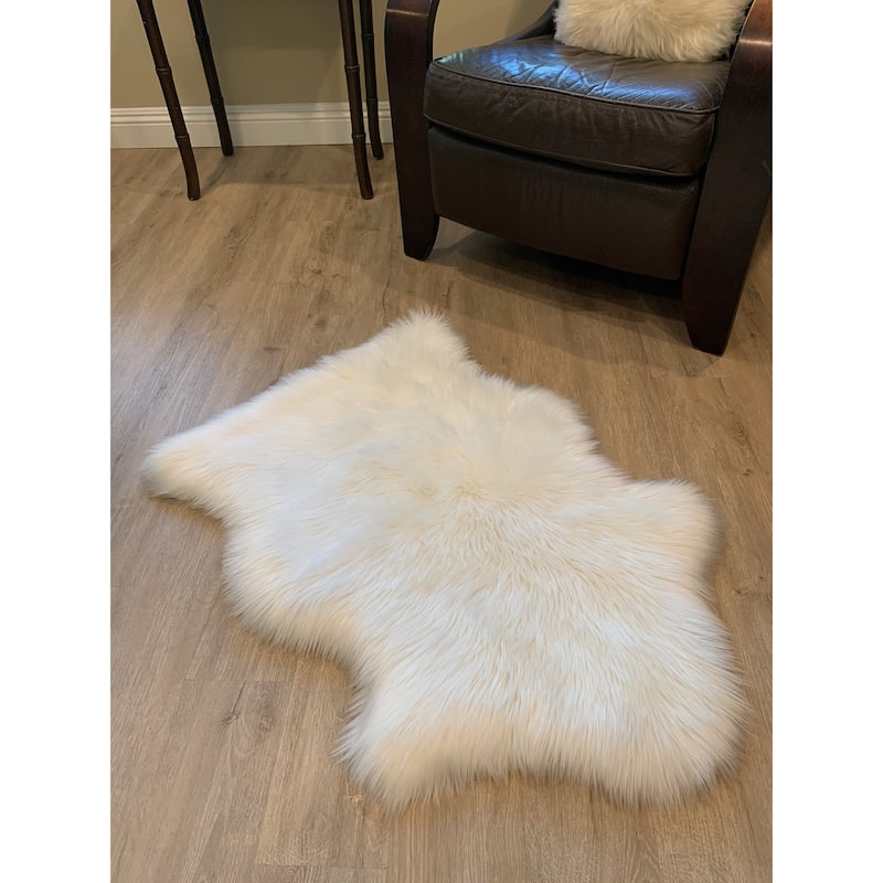 Highland Select Natural Long Wool Sheepskin 1-1/2 Pelt Shag Rug - 2' x 4'