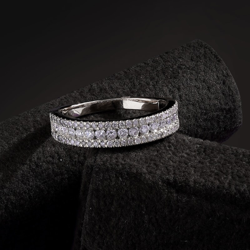 IGI Certified 3/4ct TDW Diamond Wedding Band in 14k Gold for Women