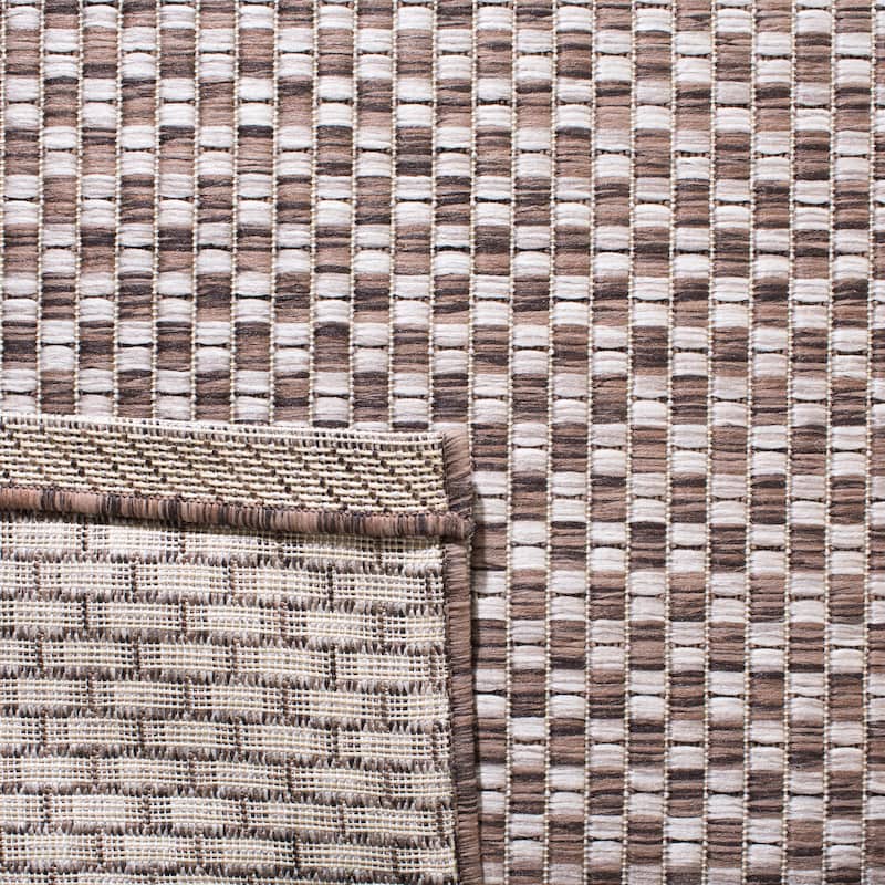SAFAVIEH Courtyard Judi Indoor/ Outdoor Patio Backyard Rug