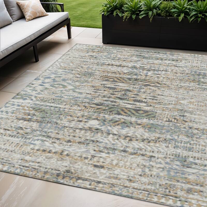 HomeRoots Moroccan Transitional Rectangle Outdoor Rug - 5' X 8'