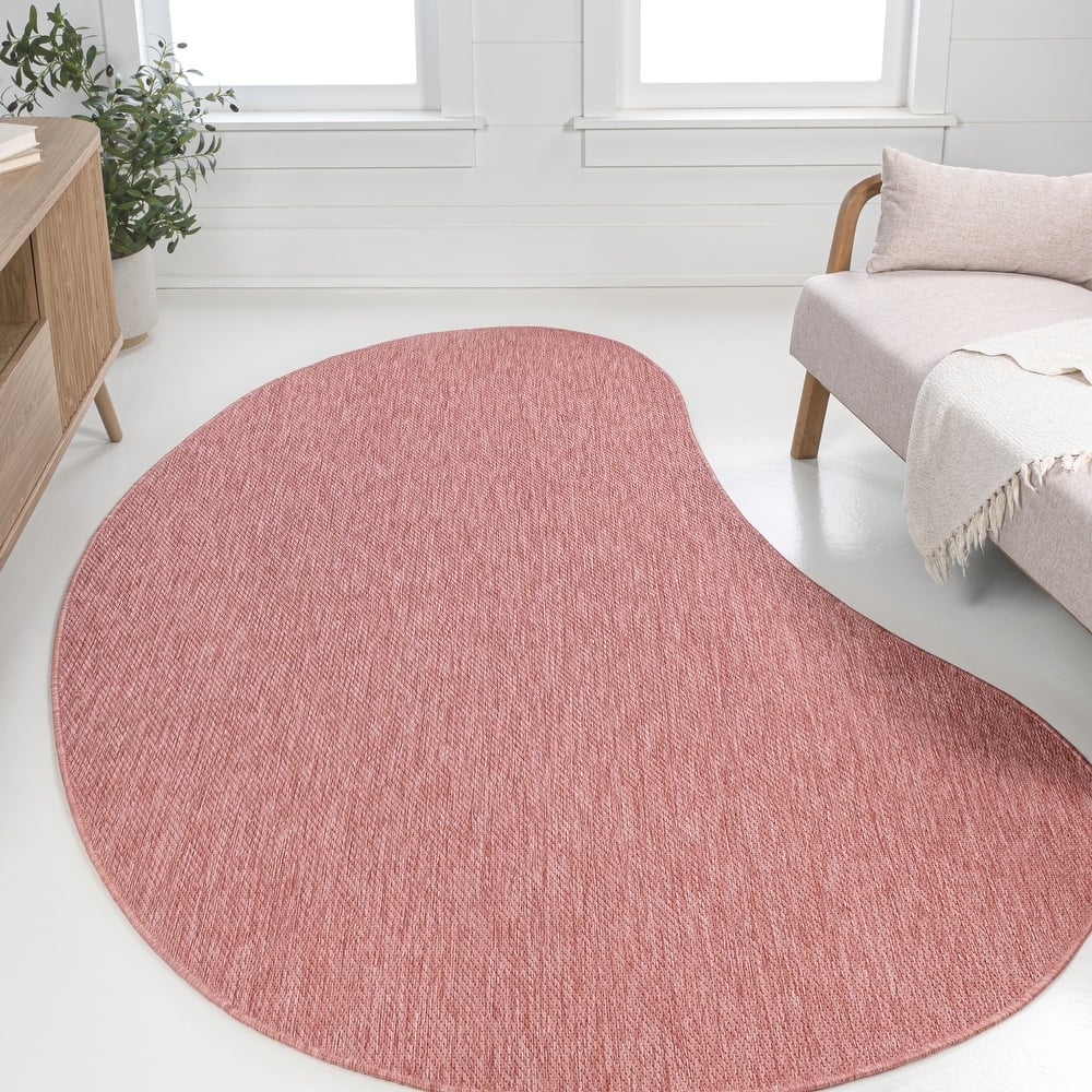 JONATHAN Y Evan Modern Rustic Organic Curve Indoor/Outdoor Shaped Area Rug