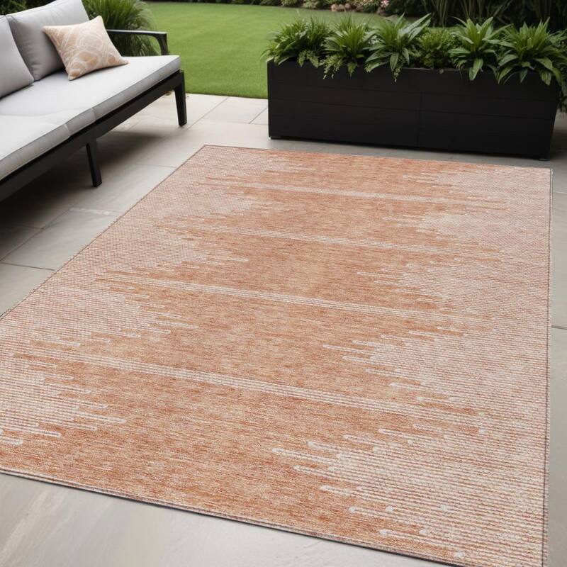 HomeRoots Abstract Transitional Rectangle Outdoor Rug - 5' X 8'