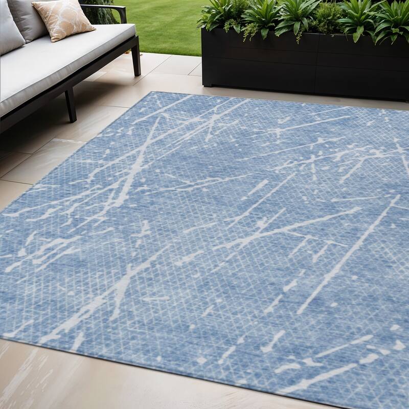 HomeRoots Abstract Transitional Rectangle Outdoor Rug - 5' X 8'