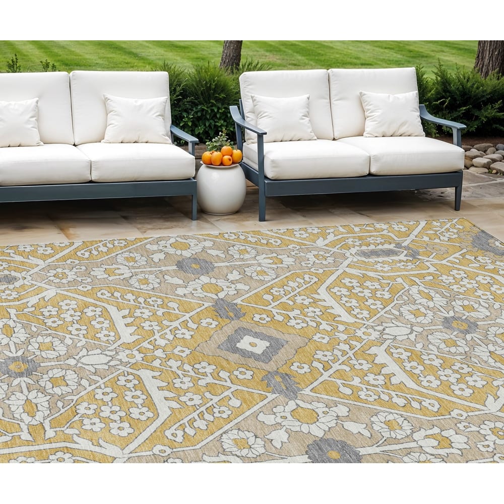 HomeRoots Floral Transitional Rectangle Outdoor Rug