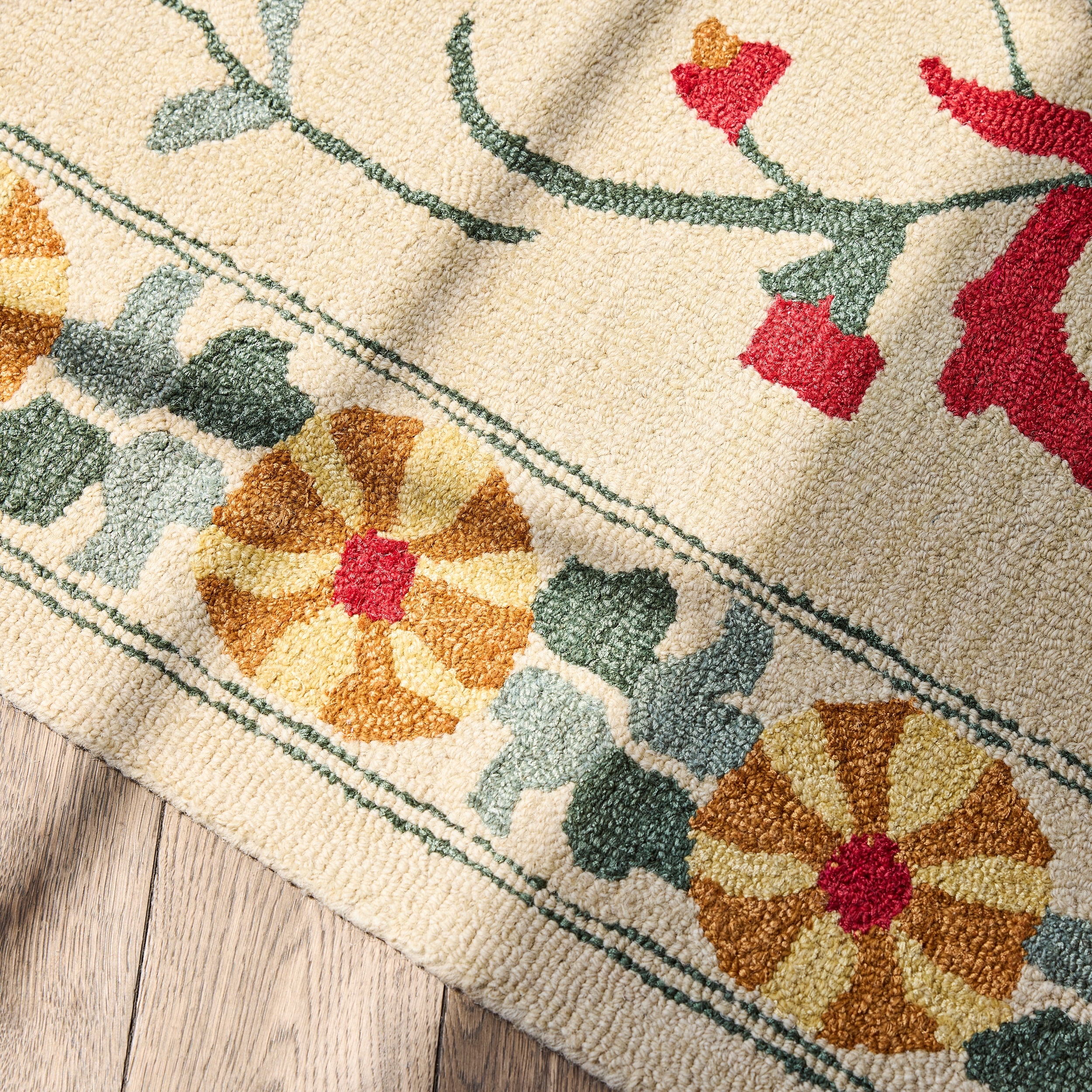 Padma Lakshmi Shangrila Folk Floral Wool Rug - On Sale - Overstock