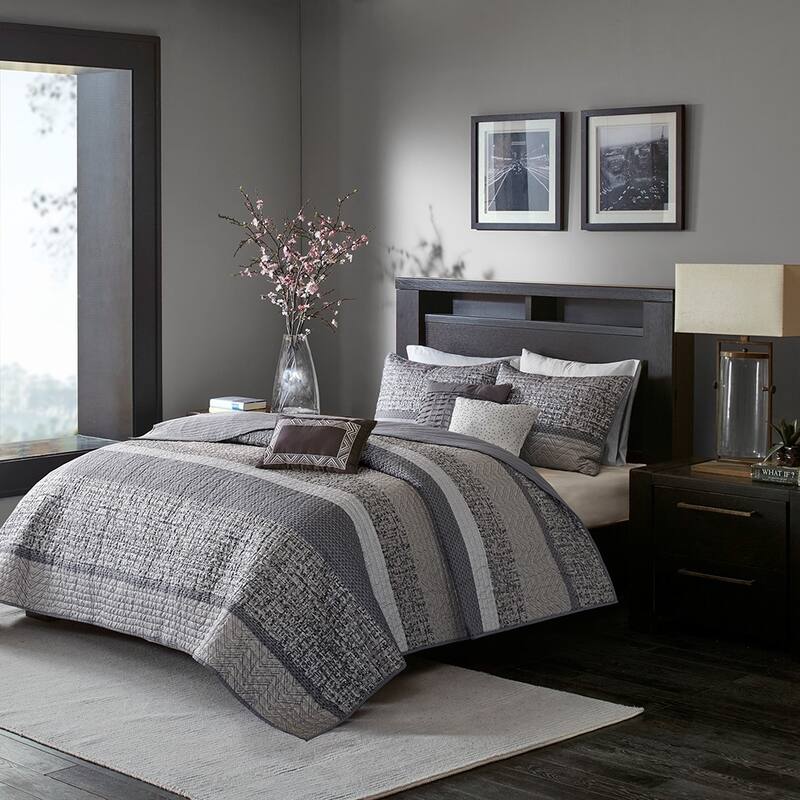 GDF Studio - Rhapsody Reversible Jacquard Quilt Set with Decorative Pillows