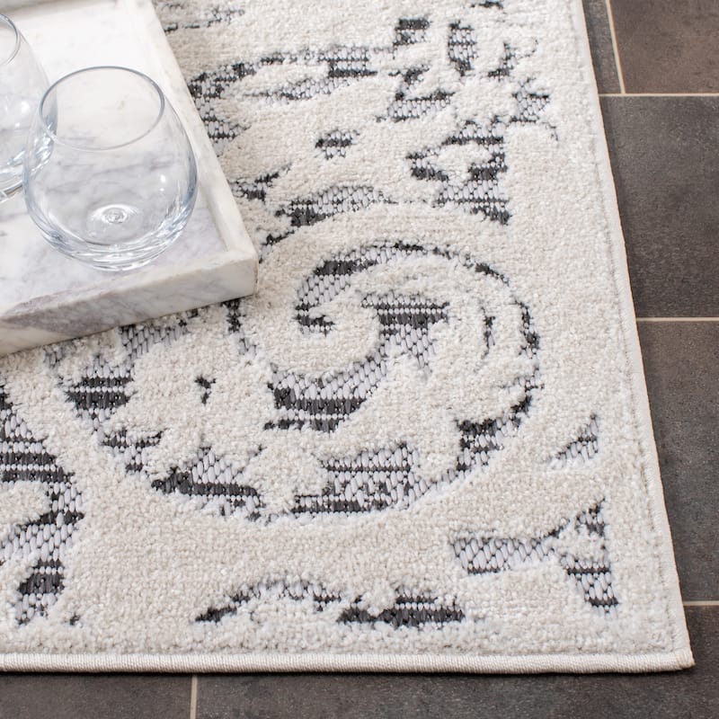 SAFAVIEH Cabana Asthildur Indoor/ Outdoor Waterproof Patio Rug