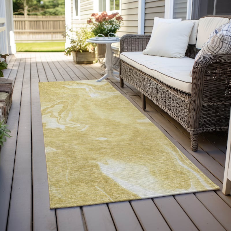 Machine Washable Indoor/ Outdoor Chantille Abstract Motion Rug - Gold - 2'3" x 7'6"