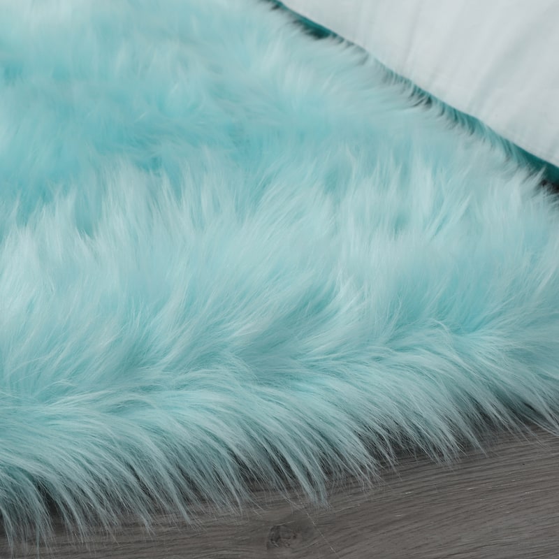 60 in L Ultra Soft Fluffy Faux Fur Sheepskin Area Rug - 3'6"