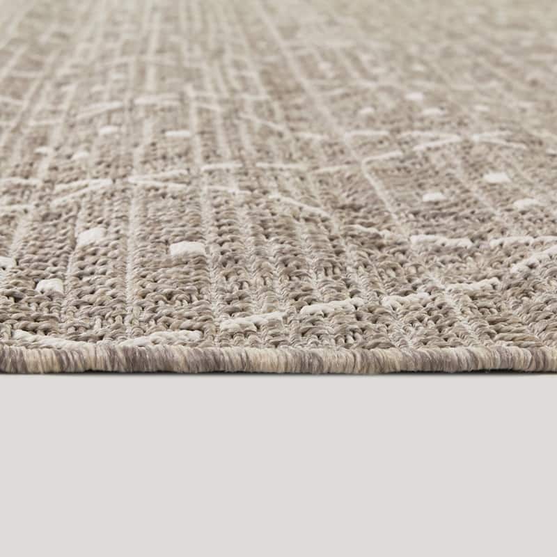 Jennifer Global Diamond Indoor/Outdoor Area Rug