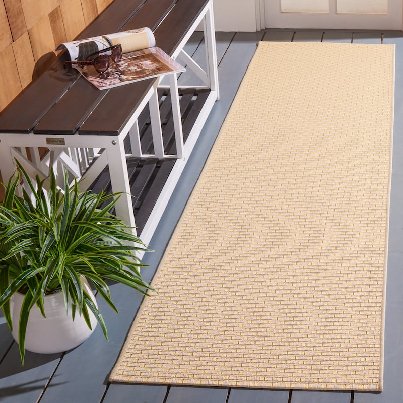 SAFAVIEH Courtyard Rosemie Indoor/ Outdoor Waterproof Patio Backyard Rug