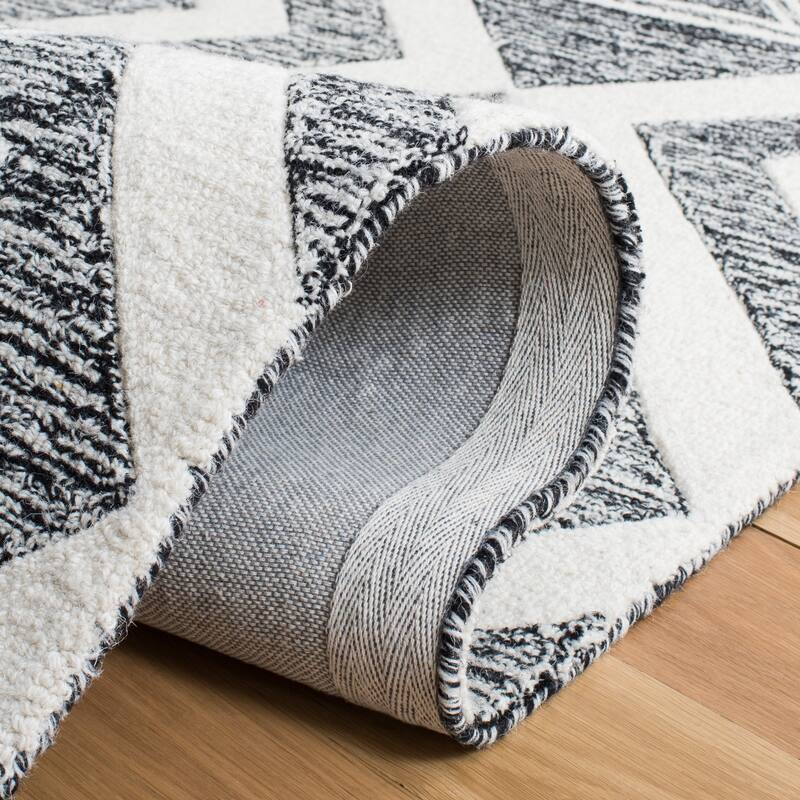 SAFAVIEH Handmade Metro Gislinde Diamond Wool Rug