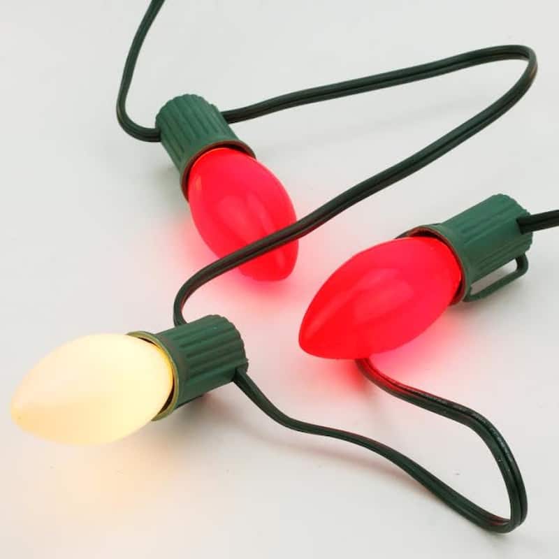 25-Count Opaque Red and White Candy Cane C7 Christmas Light Set 24ft Green Wire - 24'